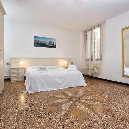 R3 Pearl Apartment *